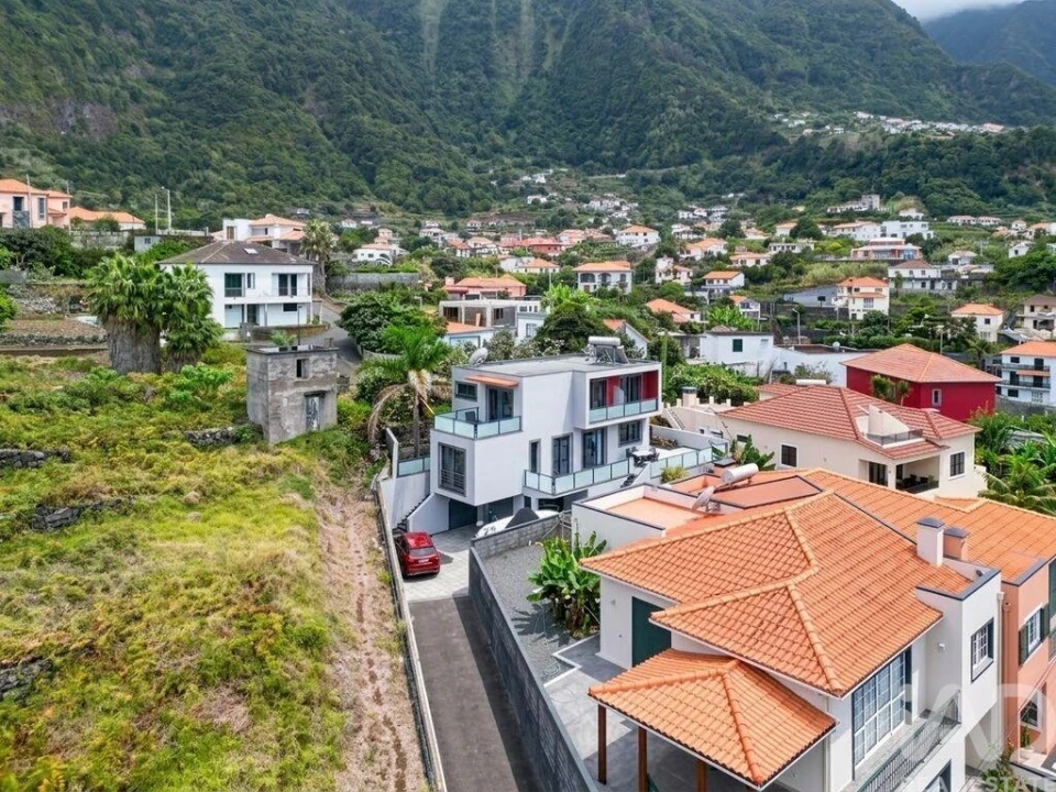 Moradia T4 para Venda em Ponta Delgada Foto 29