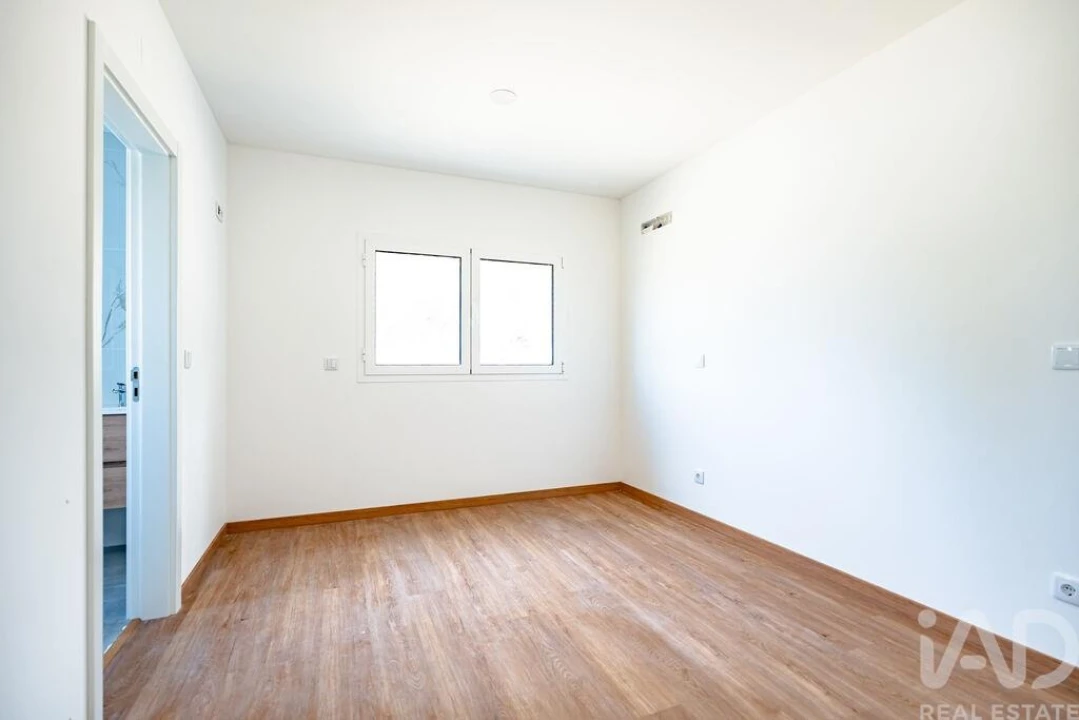Apartamento T2 para Venda em Monte Real e Carvide Foto 10