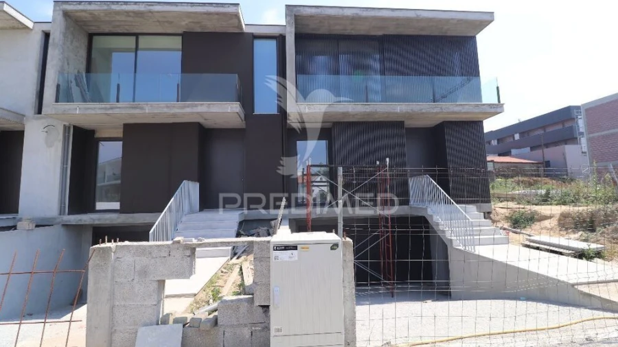 Moradia T2 para Venda em Merelim (São Pedro) e Frossos