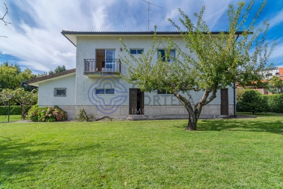 Moradia T4 para Venda em Moimenta da Beira Foto 6