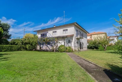 Moradia T4 para Venda em Moimenta da Beira