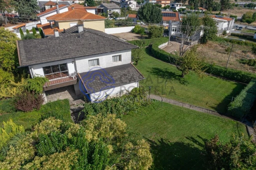 Moradia T4 para Venda em Moimenta da Beira Foto 1