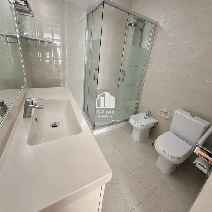 Apartamento T3 para Venda em Costa da Caparica Foto 26