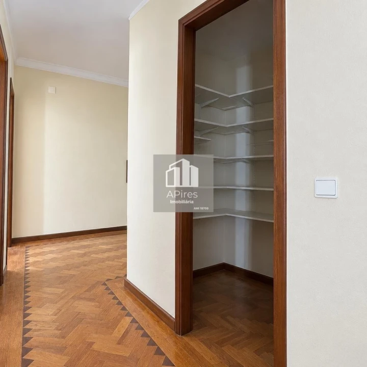 Apartamento T3 para Venda em Costa da Caparica Foto 17