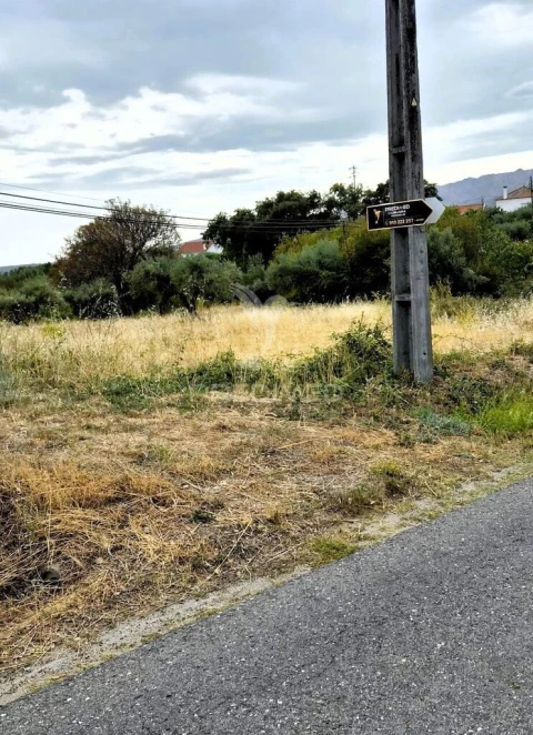 Moradia T2 para Venda em Vale de Prazeres e Mata da Rainha