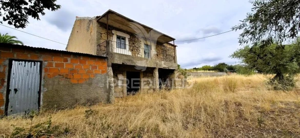 Moradia T2 para Venda em Vale de Prazeres e Mata da Rainha