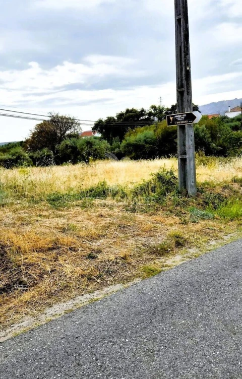 Moradia T2 para Venda em Vale de Prazeres e Mata da Rainha