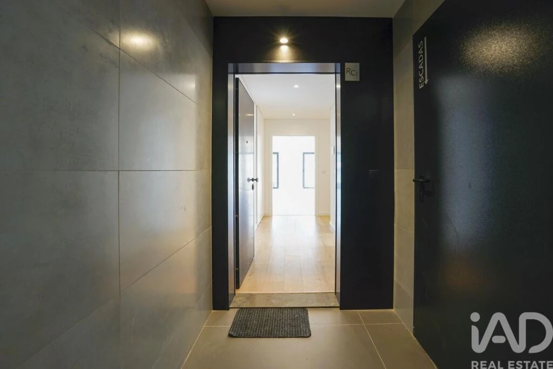 Apartamento T3 para Venda em Venteira Foto 6