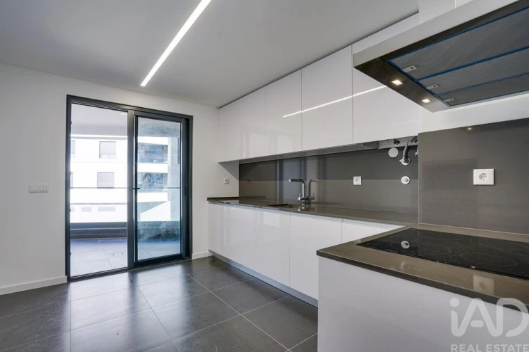 Apartamento T3 para Venda em Venteira Foto 10