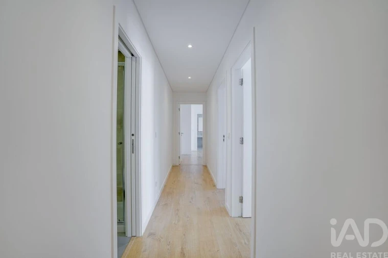 Apartamento T3 para Venda em Venteira Foto 22