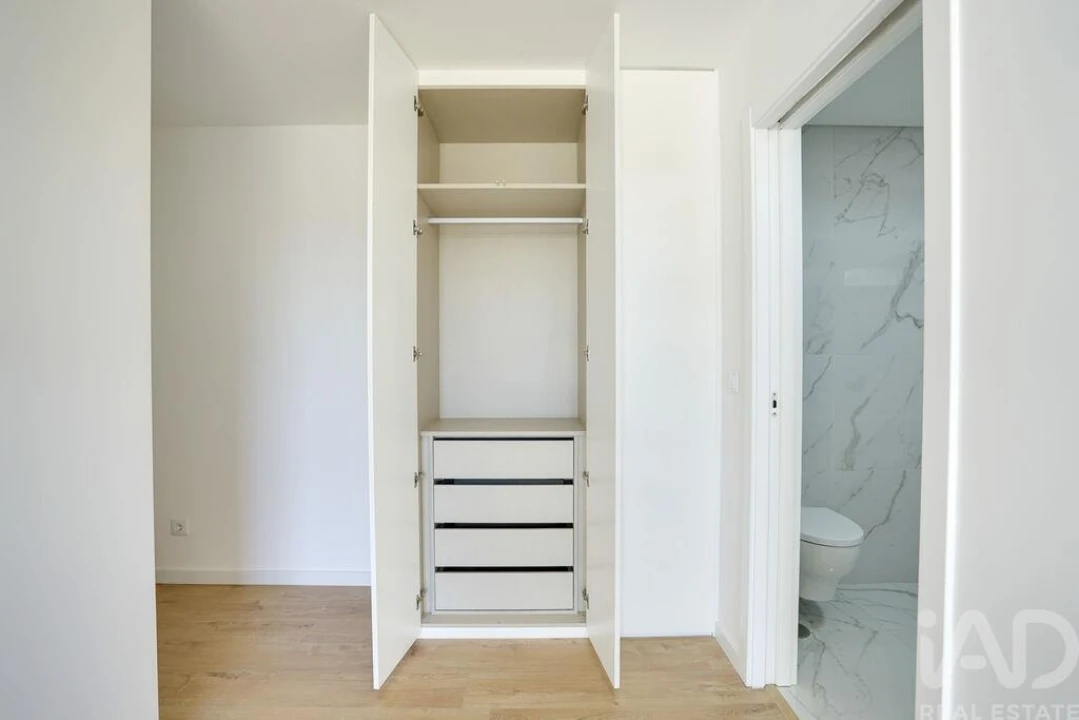 Apartamento T3 para Venda em Venteira Foto 32