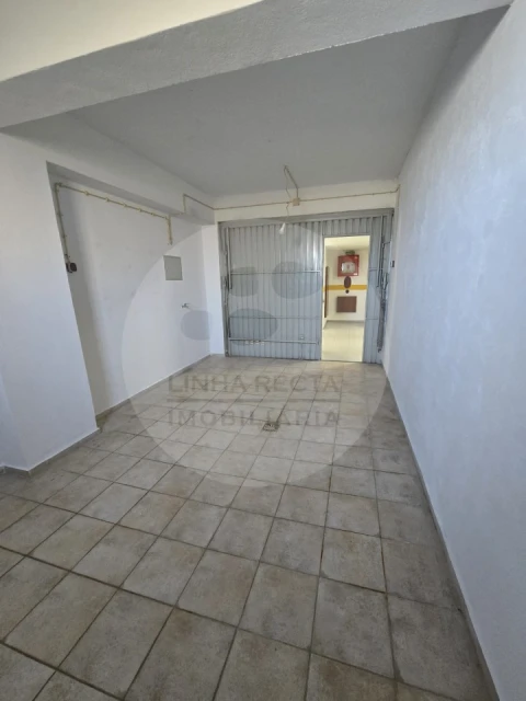 Garagem para Arrendamento em União das Freguesias de Setúbal