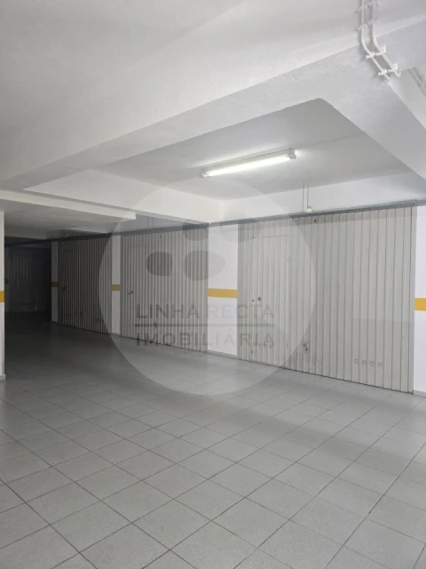 Garagem para Arrendamento em União das Freguesias de Setúbal
