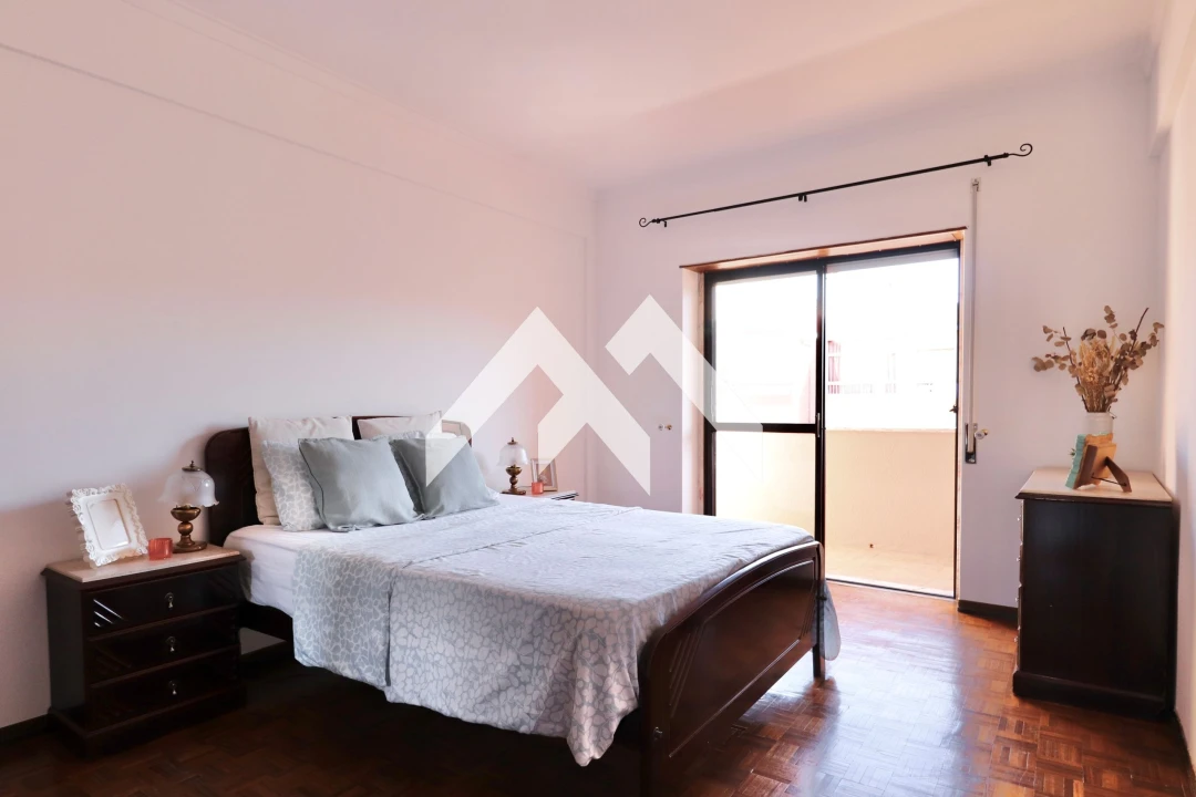 Apartamento T2 para Venda em Algueirão-Mem Martins Foto 6