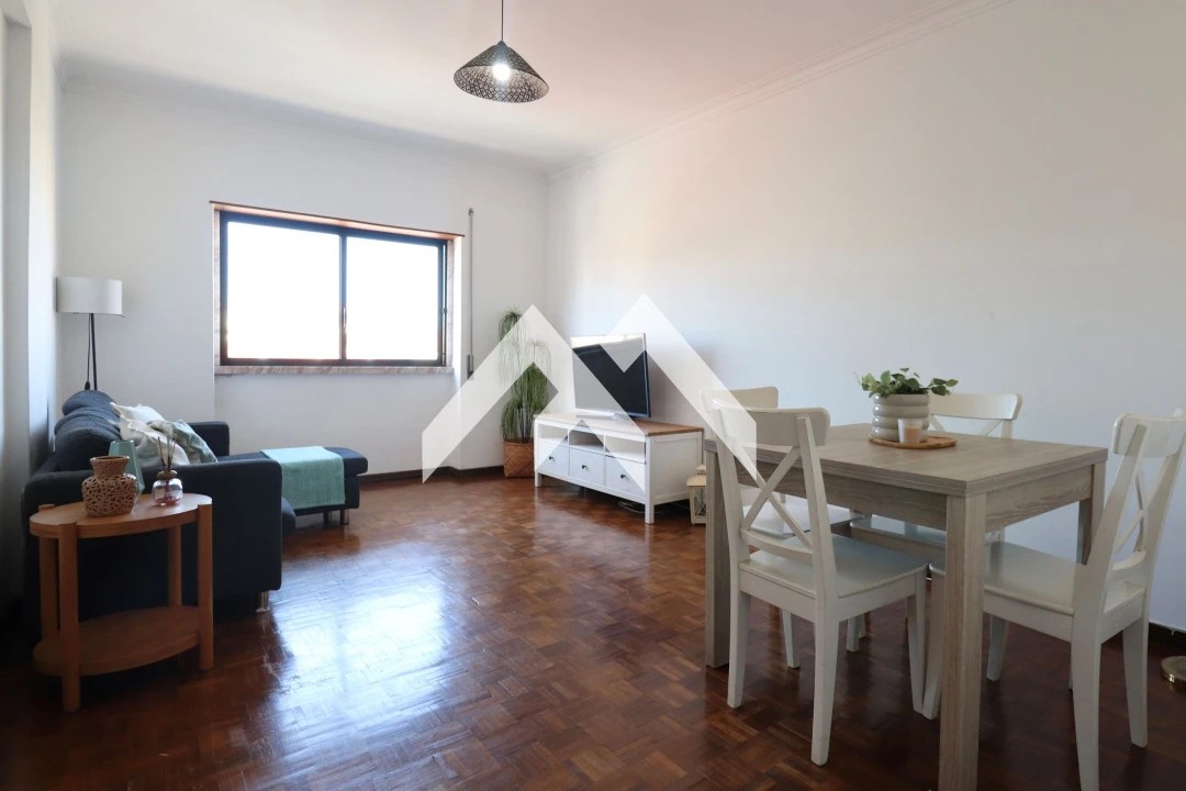 Apartamento T2 para Venda em Algueirão-Mem Martins Foto 3