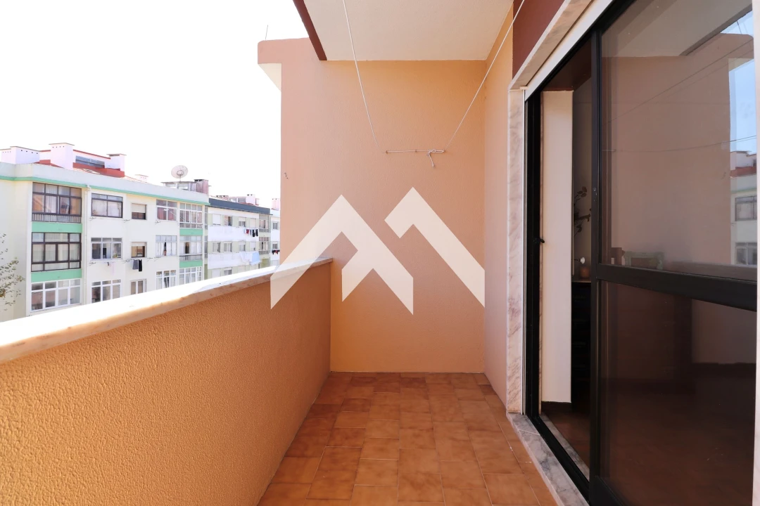 Apartamento T2 para Venda em Algueirão-Mem Martins Foto 7