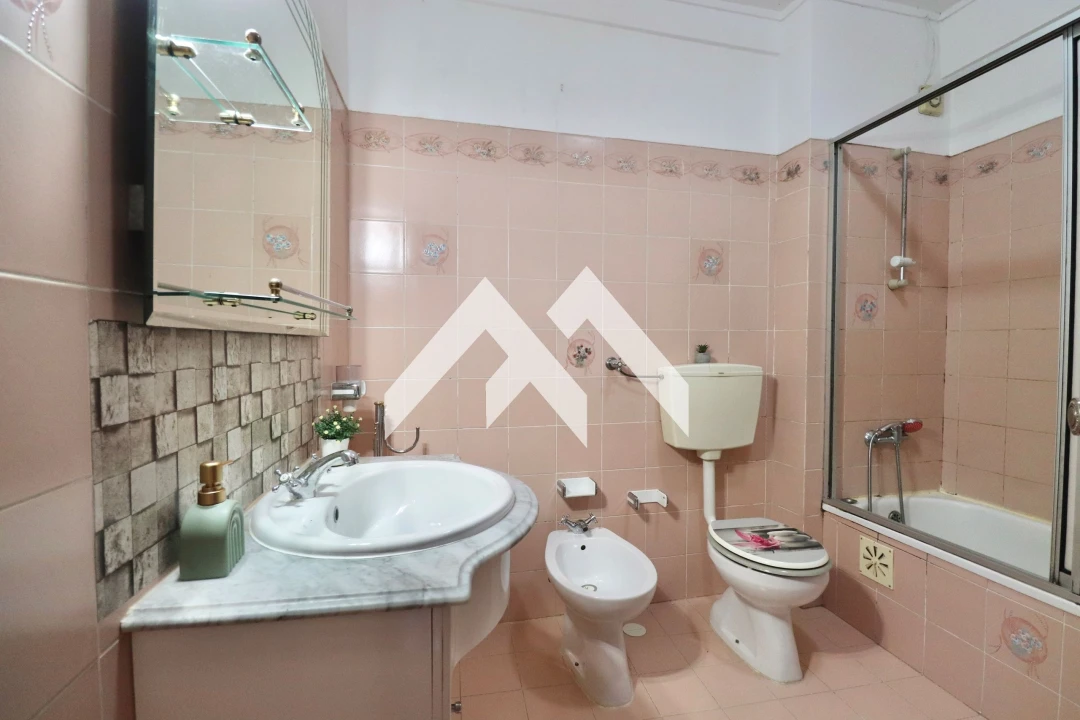 Apartamento T2 para Venda em Algueirão-Mem Martins Foto 9