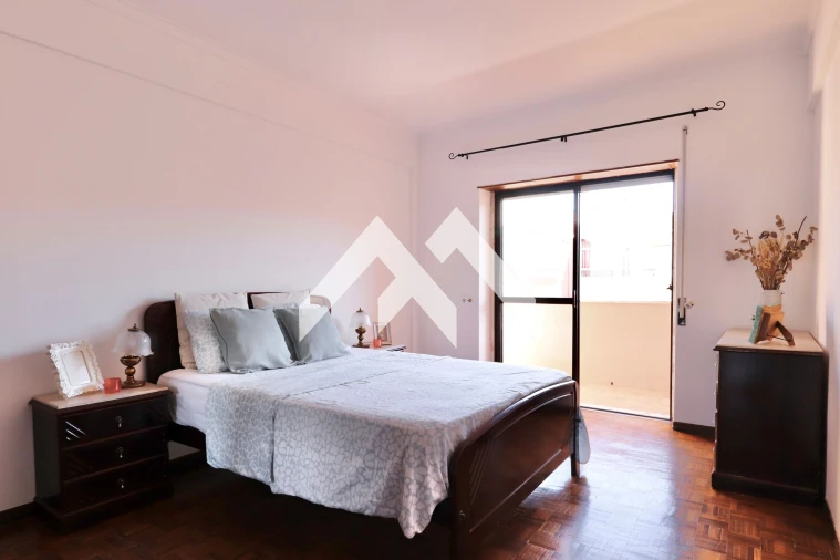 Apartamento T2 para Venda em Algueirão-Mem Martins Foto 6
