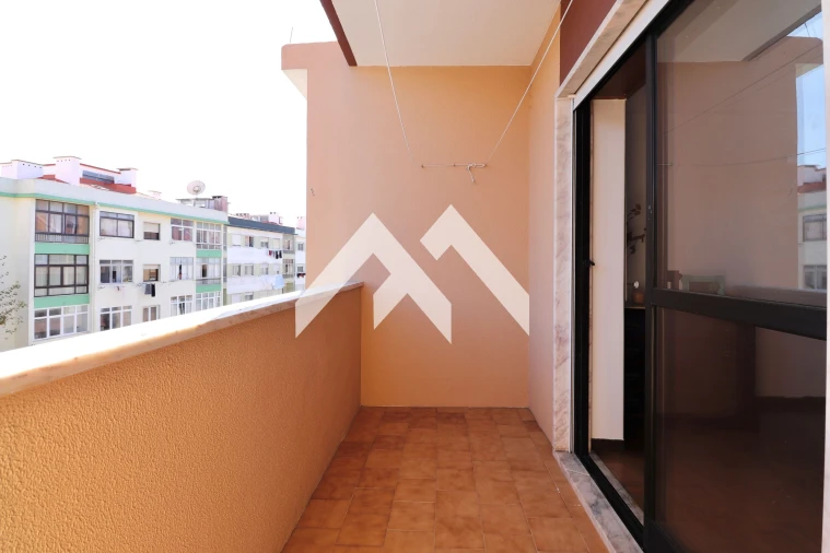 Apartamento T2 para Venda em Algueirão-Mem Martins Foto 7