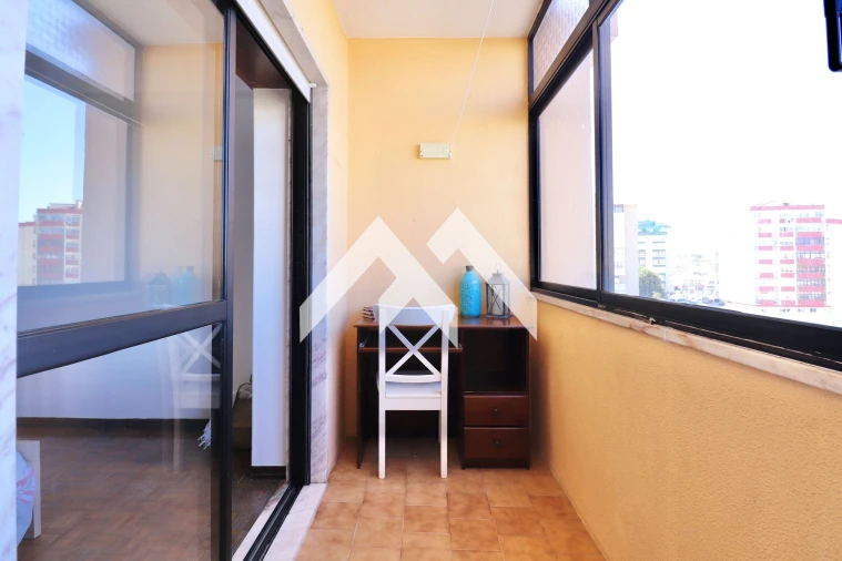 Apartamento T2 para Venda em Algueirão-Mem Martins Foto 2