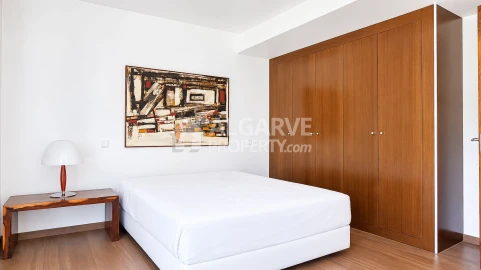 Moradia T5 para Venda em Quarteira