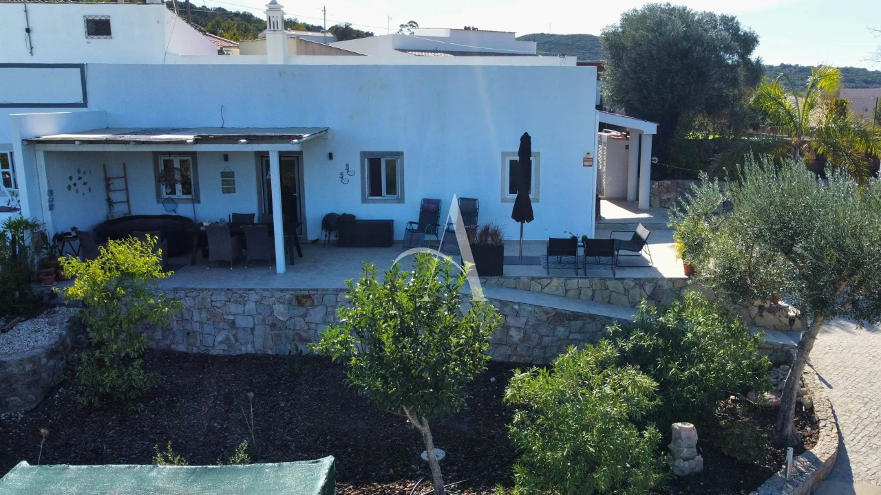 Moradia T3 para Venda em Santa Barbara de Nexe Foto 25