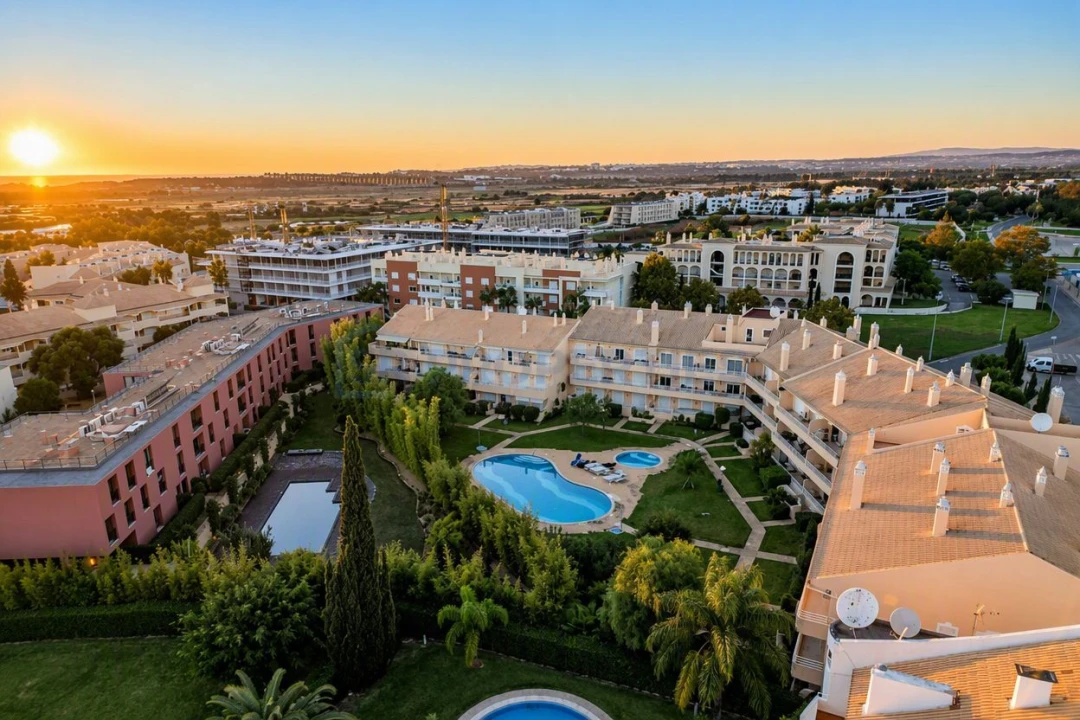 Apartamento T2 para Venda em Quarteira Foto 7