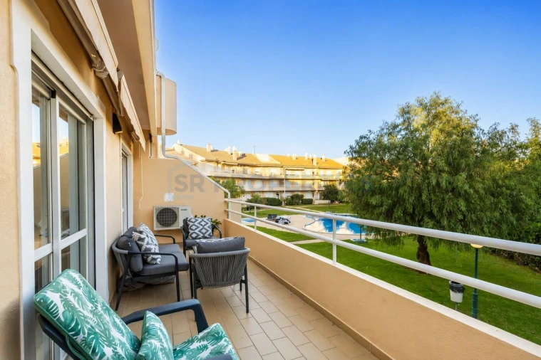 Apartamento T2 para Venda em Quarteira Foto 32