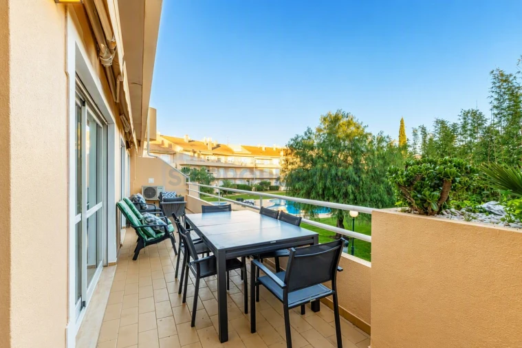 Apartamento T2 para Venda em Quarteira Foto 31