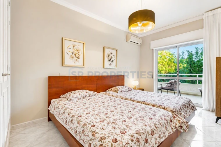 Apartamento T2 para Venda em Quarteira Foto 19