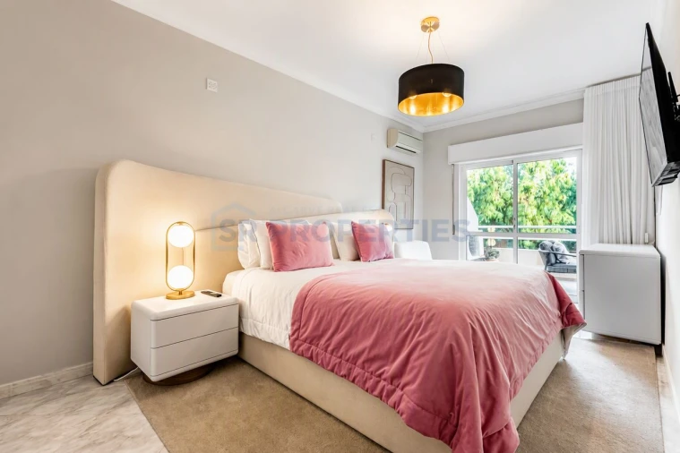 Apartamento T2 para Venda em Quarteira Foto 3