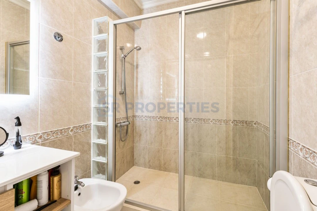 Apartamento T2 para Venda em Quarteira Foto 16