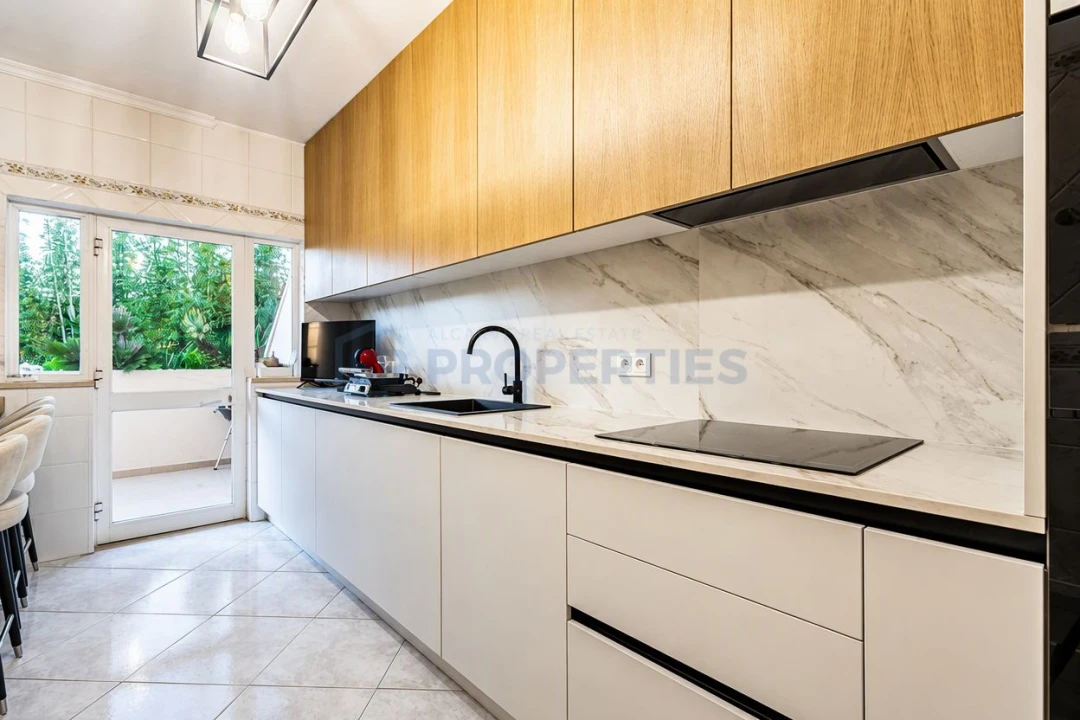 Apartamento T2 para Venda em Quarteira Foto 29