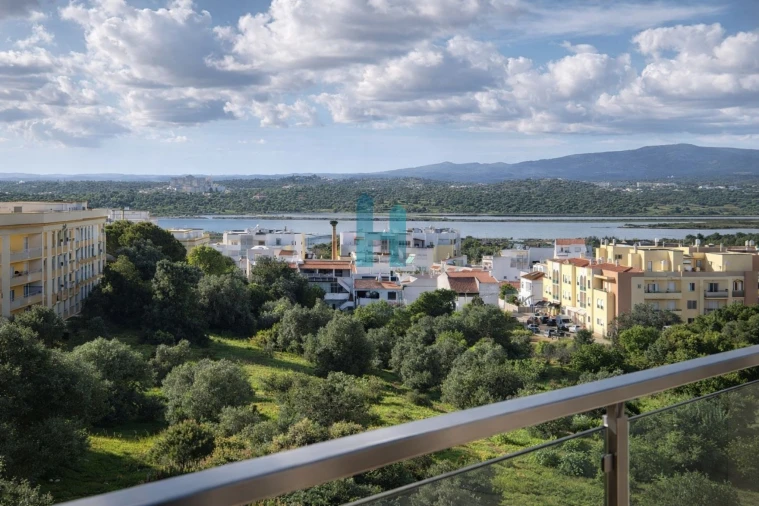 Apartamento T3 para Venda em Estômbar e Parchal Foto 15