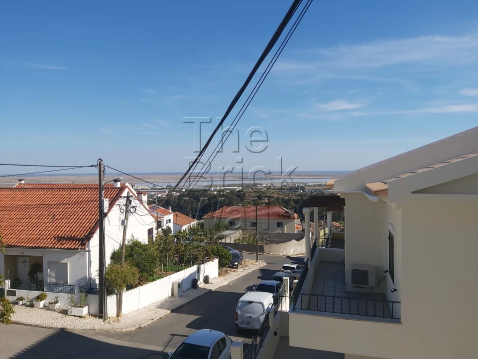 Moradia T3 para Venda em Alverca do Ribatejo e Sobralinho Foto 3
