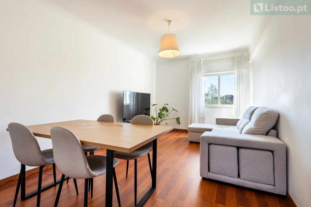 Apartamento T2 para Venda em São Domingos de Rana Foto 1
