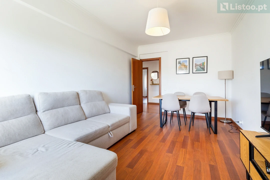 Apartamento T2 para Venda em São Domingos de Rana Foto 8