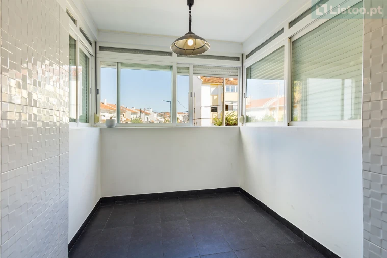 Apartamento T2 para Venda em São Domingos de Rana Foto 11