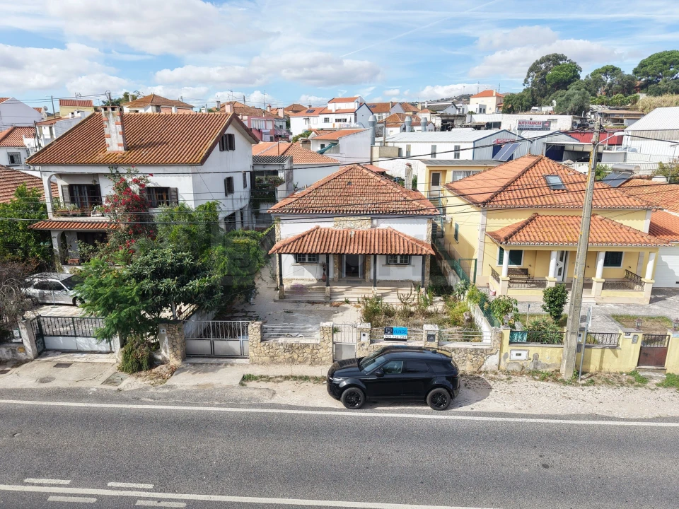 Moradia T3 para Venda em Loures Foto 1