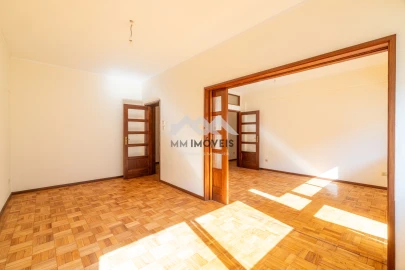 Apartamento T4 para Arrendamento em Bonfim
