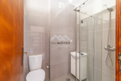 Apartamento T4 para Arrendamento em Bonfim