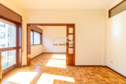Apartamento T4 para Arrendamento em Bonfim