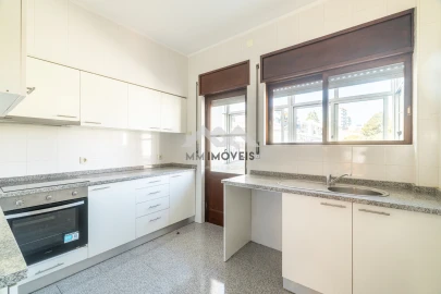 Apartamento T4 para Arrendamento em Bonfim