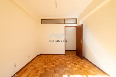Apartamento T4 para Arrendamento em Bonfim