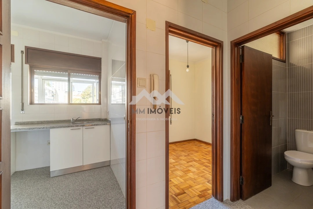 Apartamento T4 para Arrendamento em Bonfim Foto 16