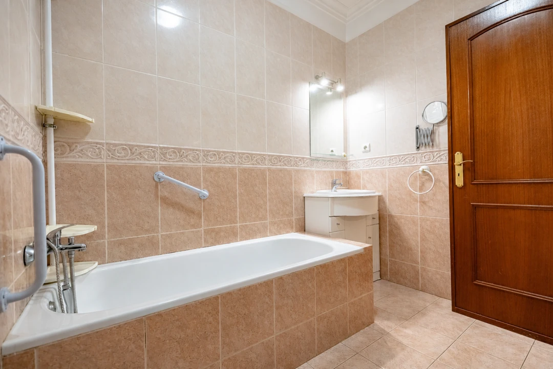 Apartamento T1 para Venda em Santo Antonio dos Olivais Foto 21
