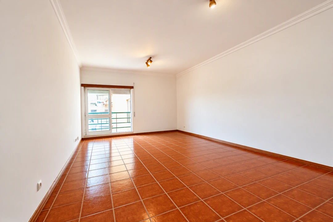 Apartamento T1 para Venda em Santo Antonio dos Olivais Foto 6