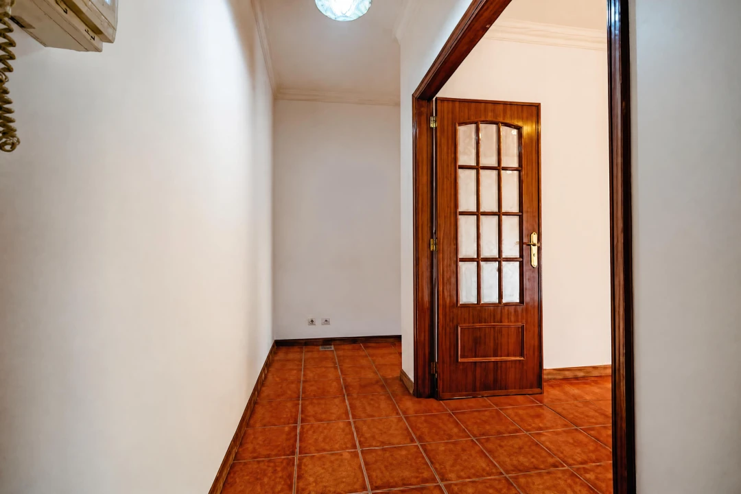 Apartamento T1 para Venda em Santo Antonio dos Olivais Foto 5