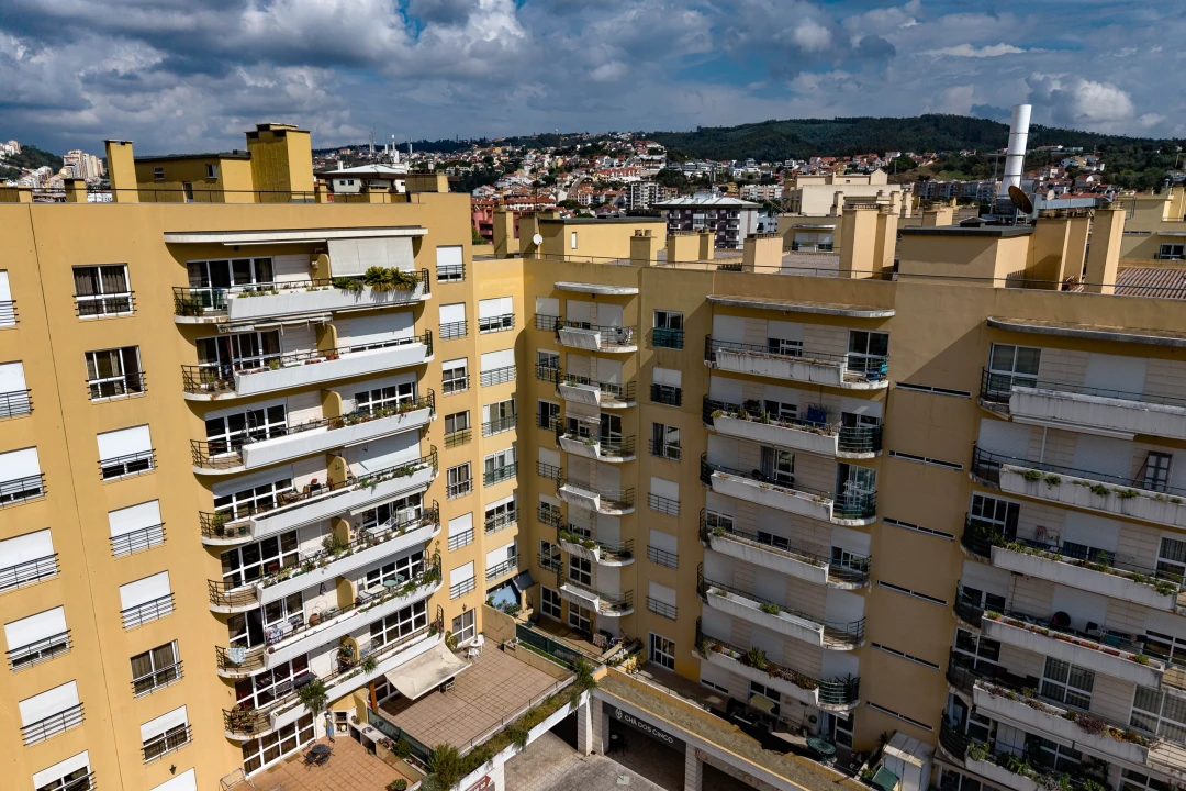 Apartamento T1 para Venda em Santo Antonio dos Olivais Foto 1