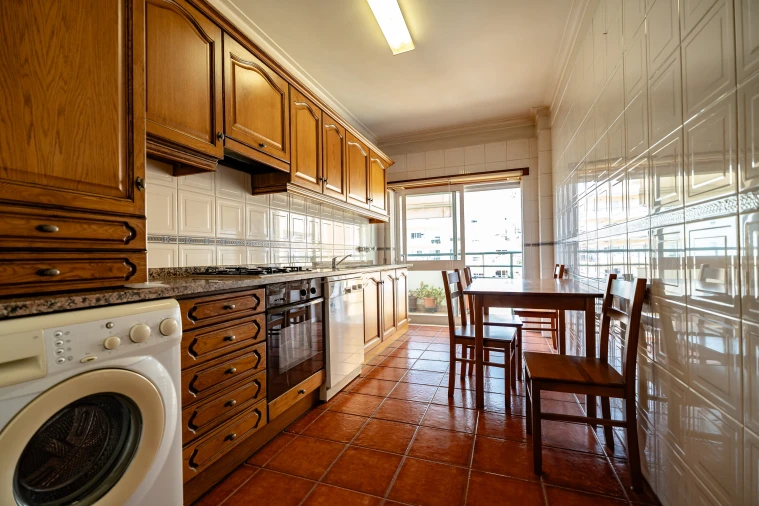 Apartamento T1 para Venda em Santo Antonio dos Olivais Foto 10